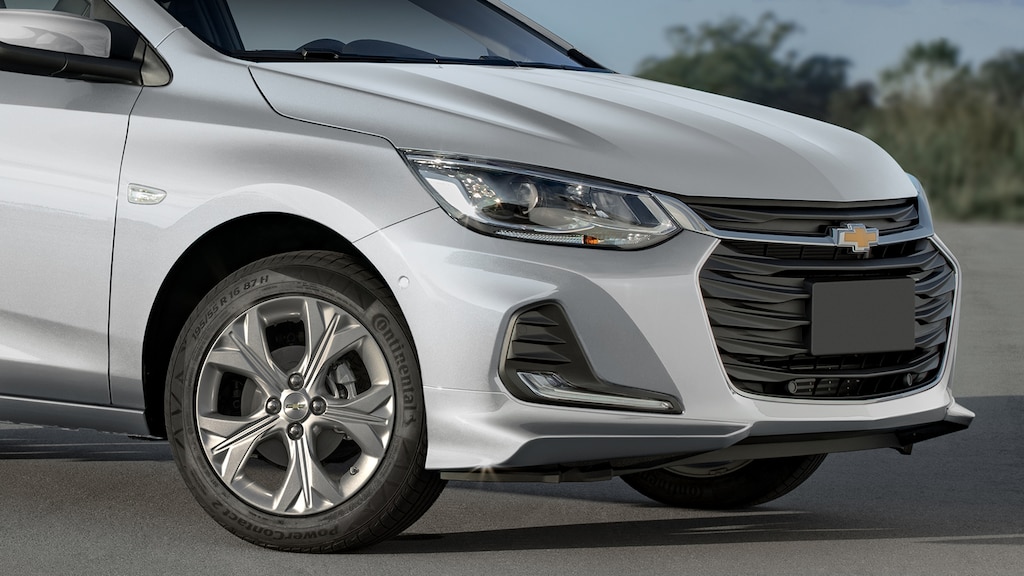 Spoiler frontal, es parte del kit sport de accesorios para Chevrolet Onix 2024, sedán deportivo